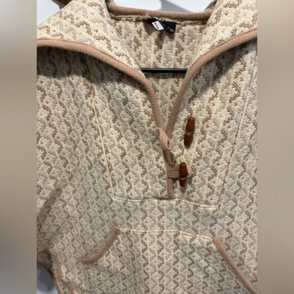 'A Dafydd Snowdon Design' Cream Welsh Wool Tapestry Cape - Picture 9 of 13